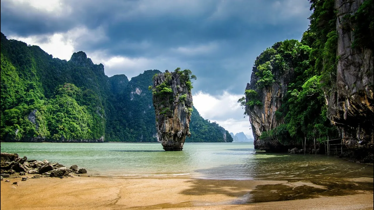 James Bond Island